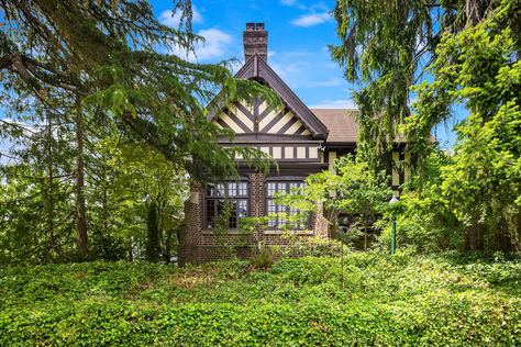 1918 N 41st St Seattle WA - Upgrade Realty23