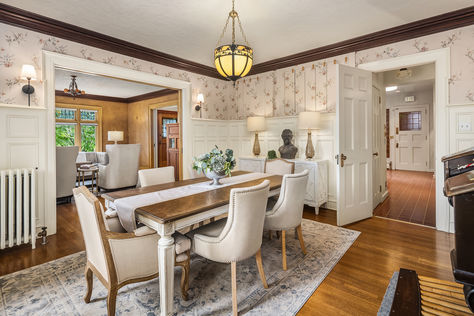 1918 N 41st St Seattle WA - Upgrade Realty30