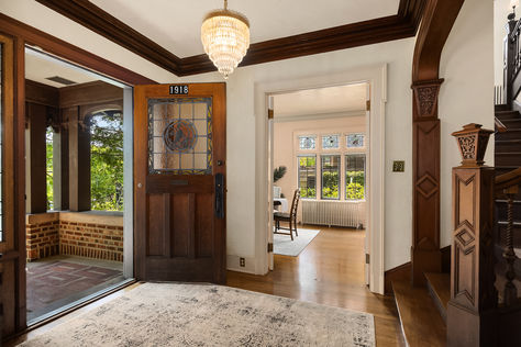 1918 N 41st St Seattle WA - Upgrade Realty40