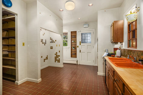 1918 N 41st St Seattle WA - Upgrade Realty42