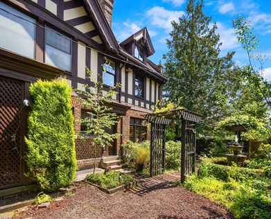 1918 N 41st St Seattle WA - Upgrade Realty48