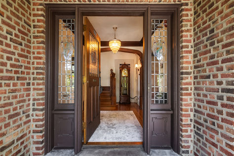 1918 N 41st St Seattle WA - Upgrade Realty52