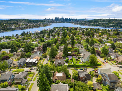 1918 N 41st St Seattle WA - Upgrade Realty57