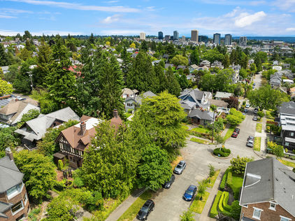 1918 N 41st St Seattle WA - Upgrade Realty61