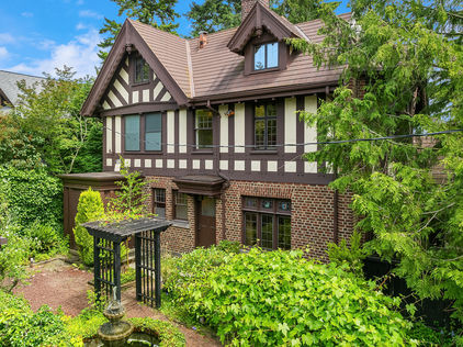 1918 N 41st St Seattle WA - Upgrade Realty62