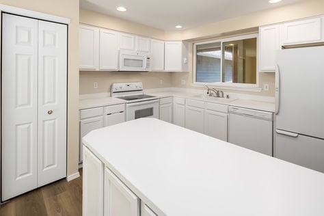 2201 192nd St SE M2 Bothell WA - Upgrade Realty10