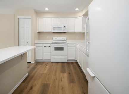 2201 192nd St SE M2 Bothell WA - Upgrade Realty7