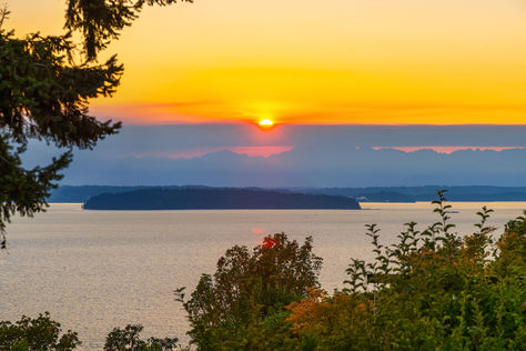 10647 Marine View Dr SW Seattle WA - Upgrade Realty25