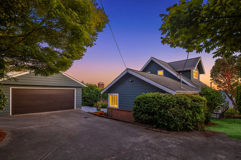 10647 Marine View Dr SW Seattle WA - Upgrade Realty45