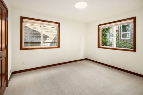 1915 9th Ave W Seattle WA 15