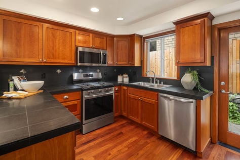 1915 9th Ave W Seattle WA 20