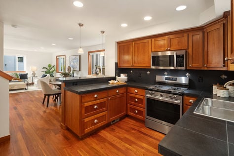 1915 9th Ave W Seattle WA 22