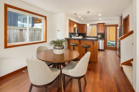 1915 9th Ave W Seattle WA 24