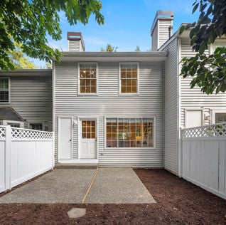 10215 NE 129th Ln Seattle WA 32