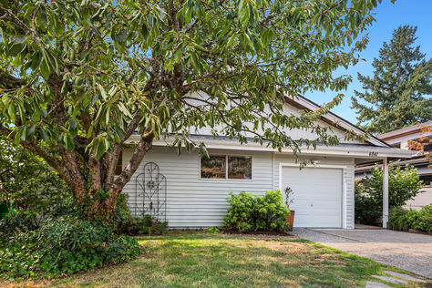 4841 38th Ave SW Seattle WA 48