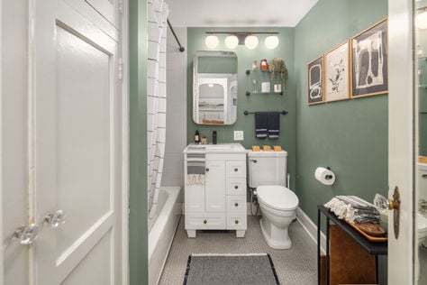 325 Harvard Ave E 302 Seattle - Upgrade Realty1