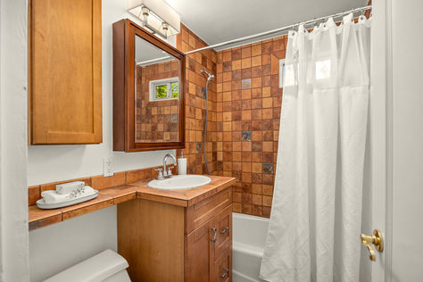 5606 NE 59th St Seattle, WA - Upgrade Realty12