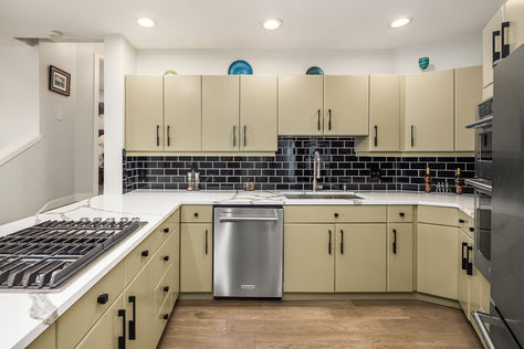 9039 NE Juanita Dr #304 Kirkland WA- Upgrade Realty13