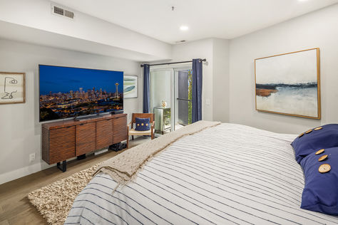 9039 NE Juanita Dr #304 Kirkland WA- Upgrade Realty24