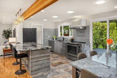 1090 Grow Ave NW, Bainridge Island, WA 98037 - Upgrade Realty15