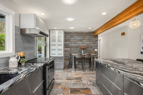 1090 Grow Ave NW, Bainridge Island, WA 98037 - Upgrade Realty18