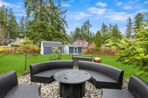 1090 Grow Ave NW, Bainridge Island, WA 98037 - Upgrade Realty32
