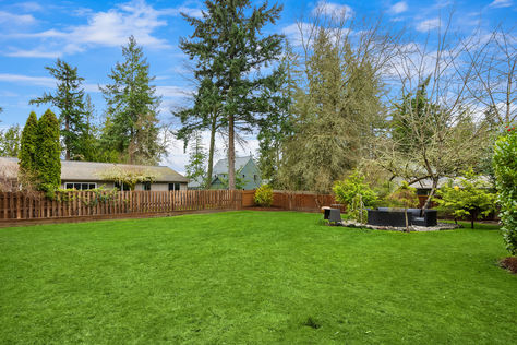 1090 Grow Ave NW, Bainridge Island, WA 98037 - Upgrade Realty40