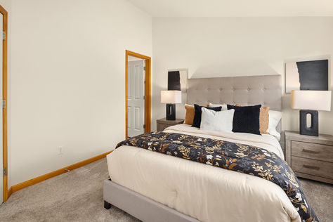 12050 33rd Ave NE Unit C, Seattle, WA - Upgrade Realty21