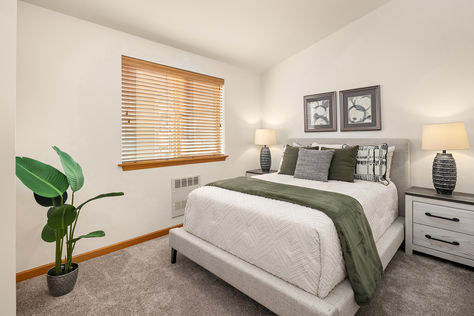 12050 33rd Ave NE Unit C, Seattle, WA - Upgrade Realty24