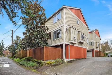 12050 33rd Ave NE Unit C, Seattle, WA - Upgrade Realty5
