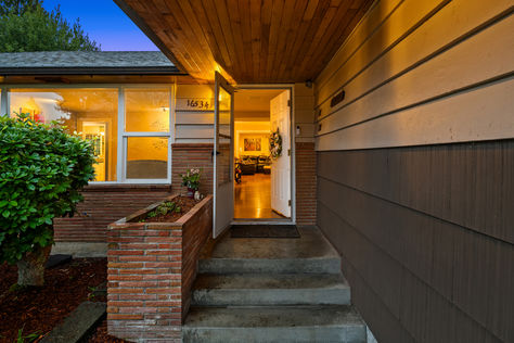 16534 4th Ave S, Burien, WA - Upgrade Realty32