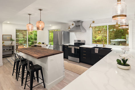 13716 50th Ave W, Edmonds, WA 98026- Upgrade Realty21