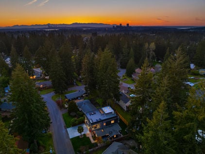 14616 SE 20th St Bellevue, WA 98007 - 2026 - Upgrade Realty36