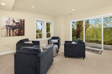 15335 NE 106th St Redmond, WA - Upgrade Realty74