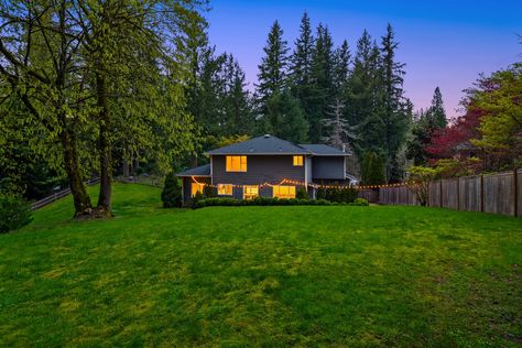 27815 NE 30th St, Redmond, WA - Upgrade Realty103