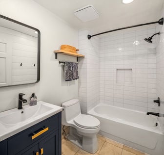 1517 3rd Pl, Kirkland, WA - Upgrade Realty1