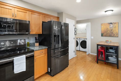 1517 3rd Pl, Kirkland, WA - Upgrade Realty22