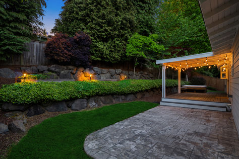 1517 3rd Pl, Kirkland, WA - Upgrade Realty24