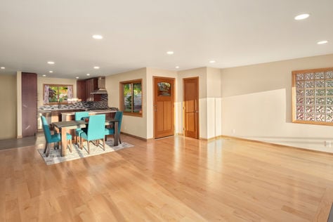 16311 25th Ave SW Burien WA - Upgrade Realty21