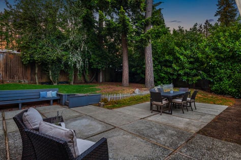 16628 SE 26th St, Bellevue, WA - Upgrade Realty32