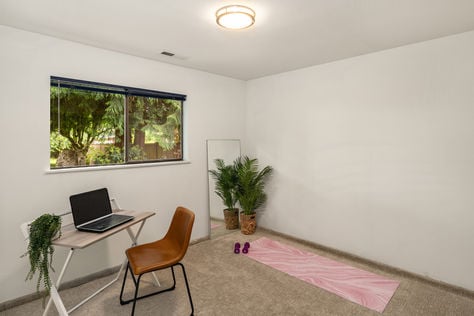 418 212th St SW, Bothell, WA - Upgrade Realty1