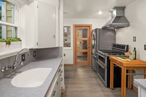 7741 16th Ave NW, Seattle, WA - Upgrade Realty32