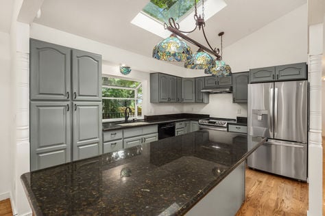 11821 SE 67th Pl, Bellevue, WA - Upgrade Realty23