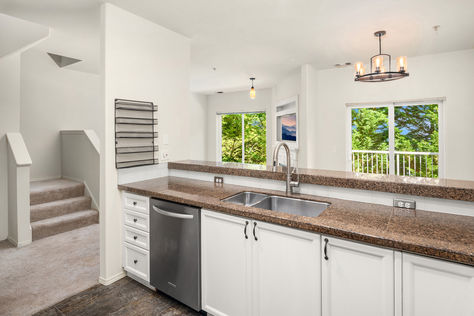 12113 NE 172 Pl J202, Bothell, WA - Upgrade Realty5
