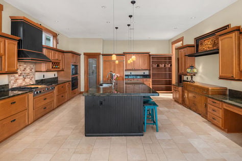 1240 SW 296th St, Federal Way, WA - Upgrade Realty7