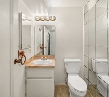 18855 SE 42nd St, Issaquah, WA - Upgrade Realty1