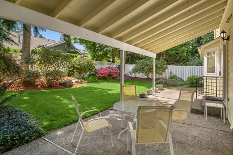 18855 SE 42nd St, Issaquah, WA - Upgrade Realty33