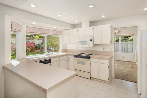 18855 SE 42nd St, Issaquah, WA - Upgrade Realty8