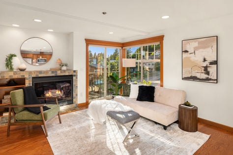 3670 Dayton Ave N #B, Seattle, WA - Upgrade Realty13