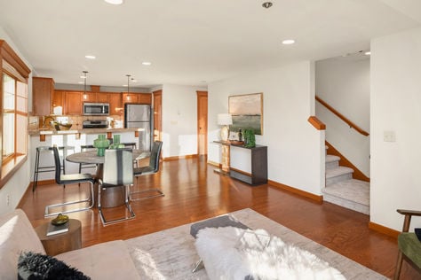 3670 Dayton Ave N #B, Seattle, WA - Upgrade Realty20